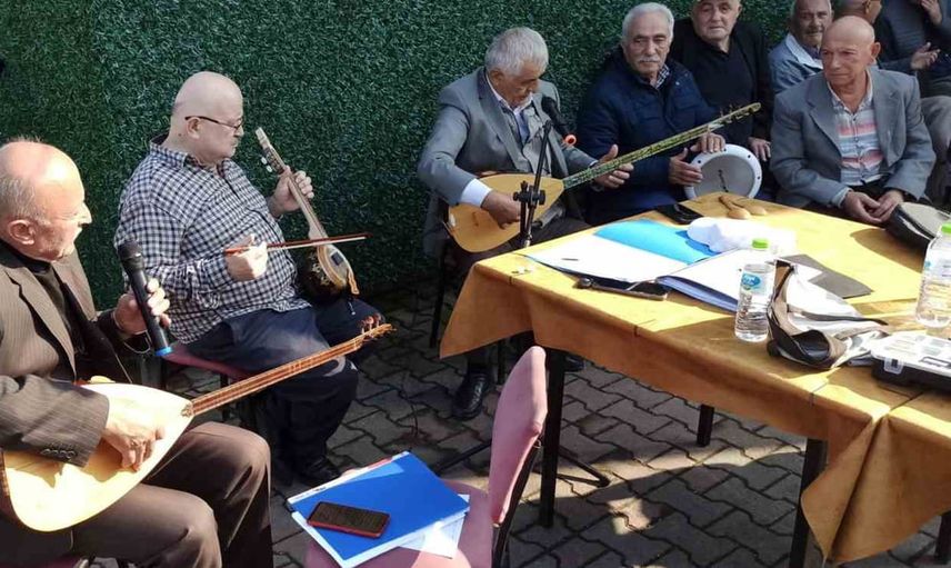 Köy meydanında türküler: mahalli sanatçılar Çaycuma'da üç saatlik konser verdi