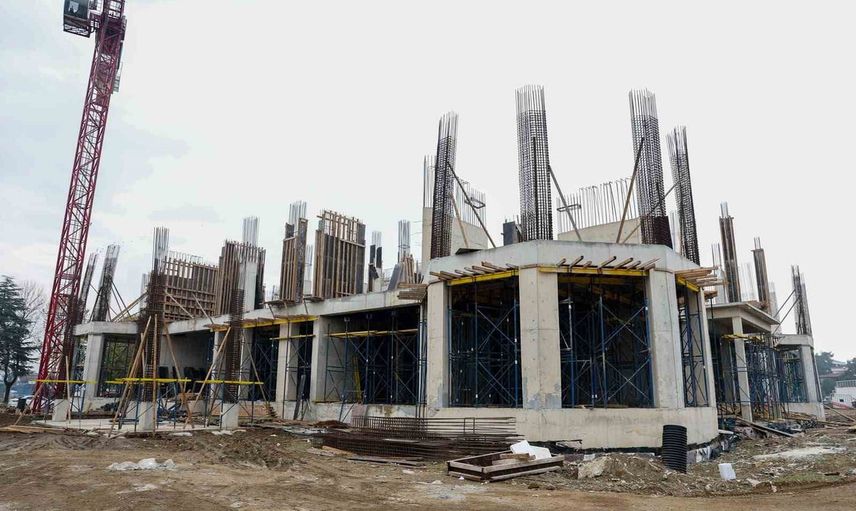 Düzce'nin kalbinde anıt eserle bütünleşen merkez park oluşturuluyor