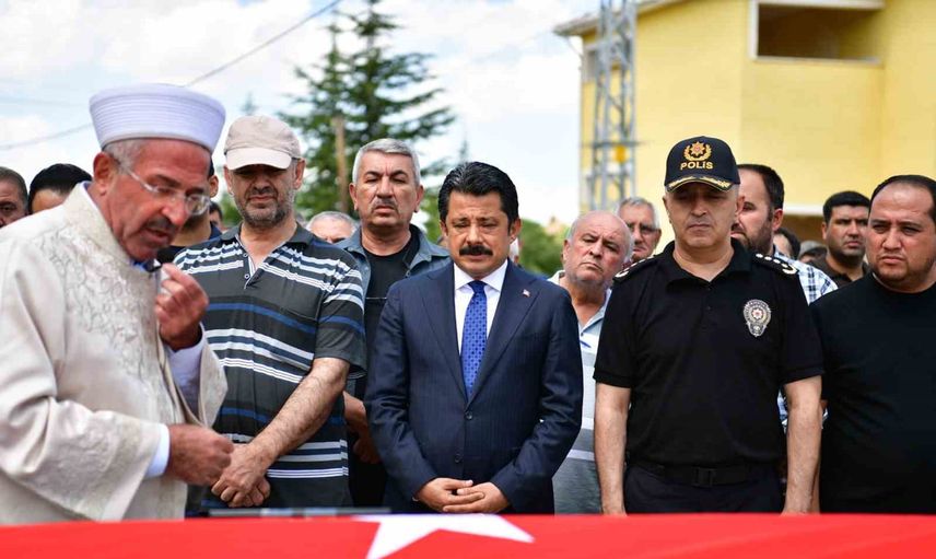 Kıbrıs gazisinin Çiçekdağı'ndaki vedası: Hidayet Düzen dualarla uğurlandı