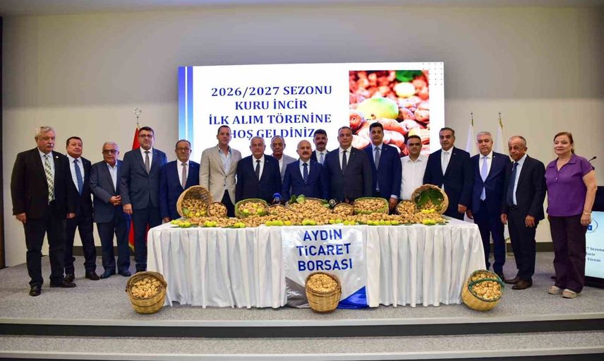 Sezonun ilk kuru inciri Aydın'da sembolik 850 liradan alındı