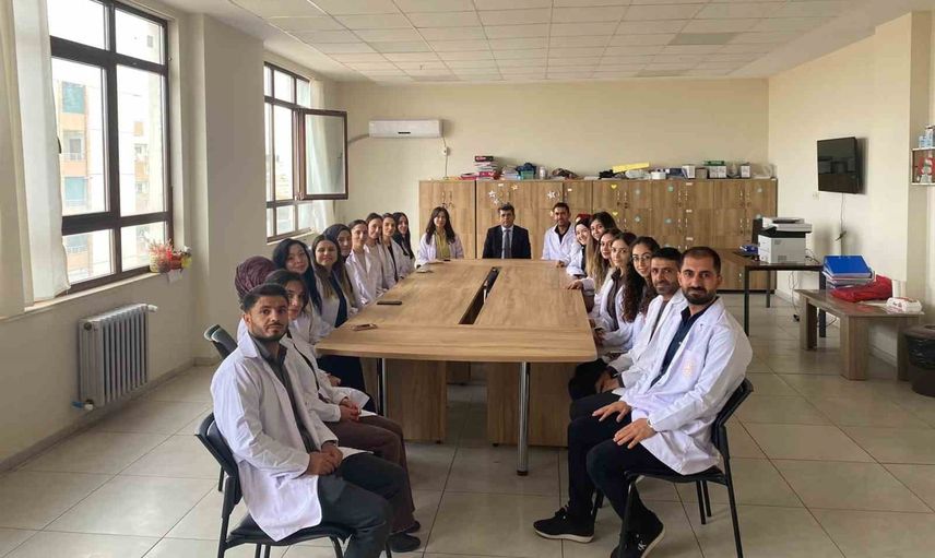 Mehmet Şirin Arslan öğrencilerin sesine sınıflarda kulak verdi