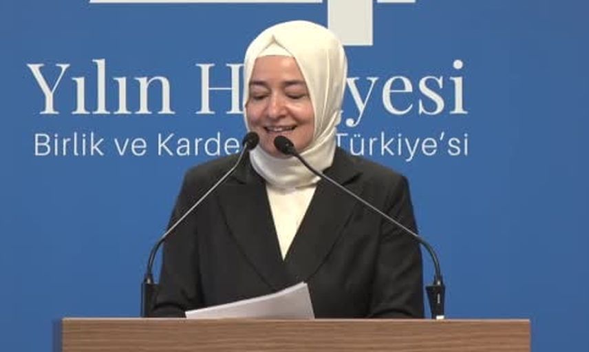 Fatma Betül Sayan Kaya makamın tartışma konusu olmaması için görevlerinden affını istedi