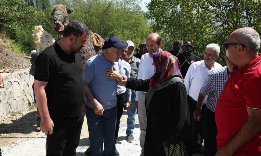Sekmen kırsalda: İspir ve Pazaryolu'nda piknikte buluştu