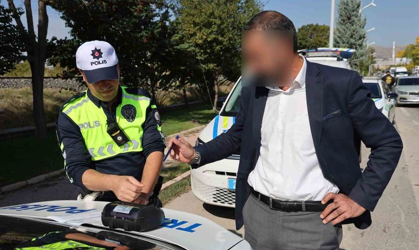 Dronlarla denetimde Elazığ'da kural ihlali yapan sürücülere ceza