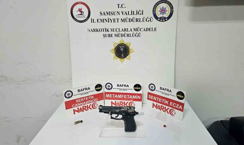 Bafra'da ev baskını: sentetik maddeler ve ruhsatsız tabanca ele geçirildi