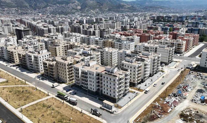 Çorak araziden yankılı sokaklara: Emek Mahallesi yeniden hayat buldu