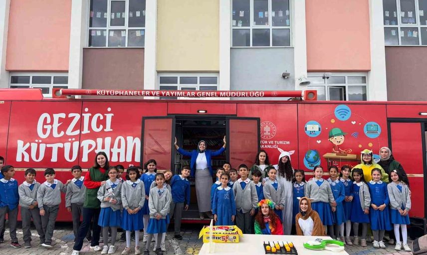Kars'ta minik Yeşilaycılarla kitap ve sağlıklı yaşam buluşması