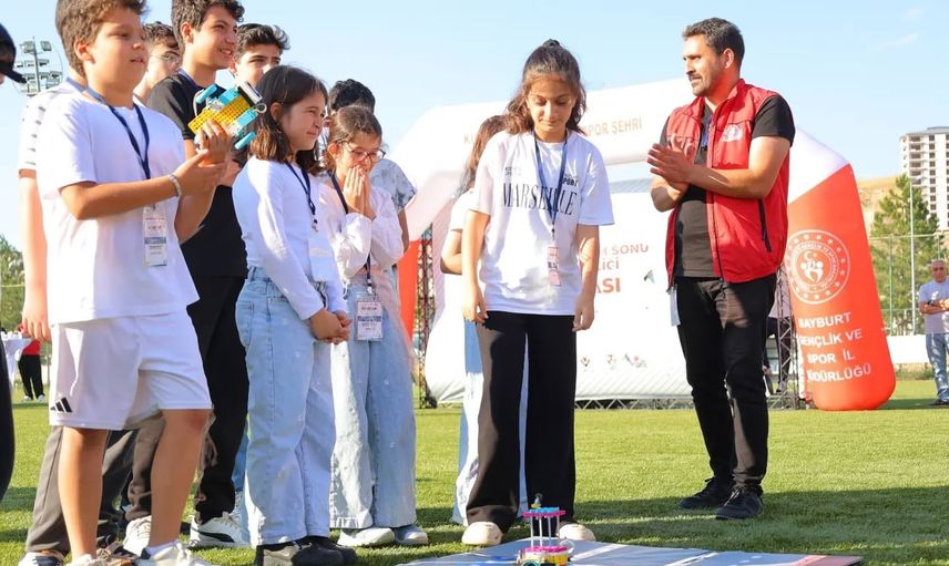 Bayburt'ta gençlerin yazı DENEYAP ve spor etkinlikleriyle buluştu