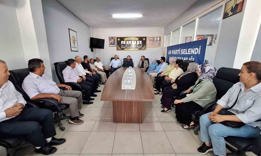 Selendi'de esnaf ve muhtarların sorunlarına yerinde çözüm arayışı