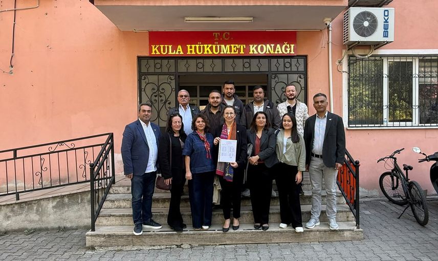 Kongreden mazbata törenine: Esen Çınar Kula yönetimini resmen devraldı