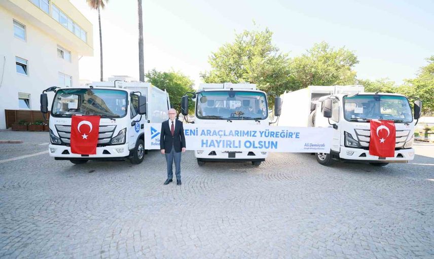 Yüreğir'in hizmet hattı genişliyor: 4 yeni araçla temizlik ve saha hızı artacak
