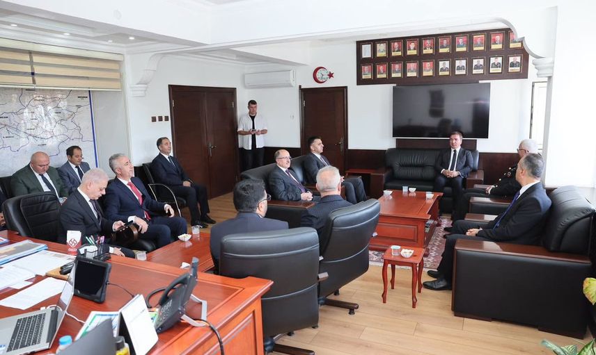 Vali Aydoğdu ve heyetinden jandarma komutanına taziye ziyareti