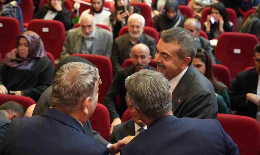 İmam hatiplerin üç dönemi ve Tekin'in 'üçüncü kurucu' vurgusu