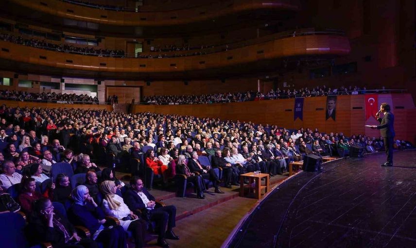 Alaturka’nın yıldızları Bursa’da nostalji ve türkü buluşması yaşattı