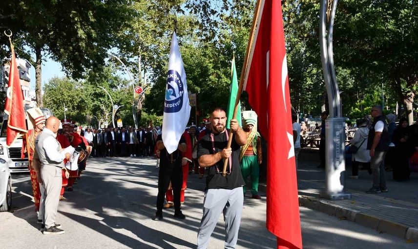 Kortejle başlayan 20. Kunduz yağlı güreşleri ilçeyi coşkuyla sardı