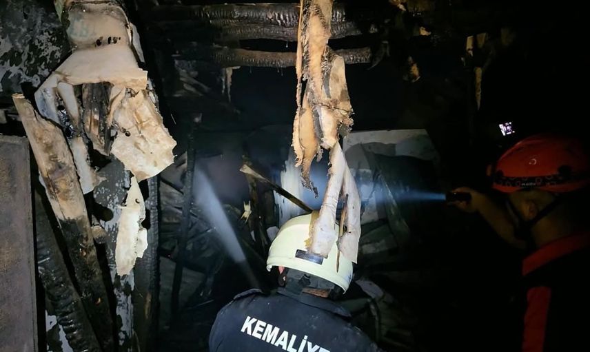 Kemaliye'nin Kışlacık köyünde yangın: 10 ev zarar gördü, can kaybı yok