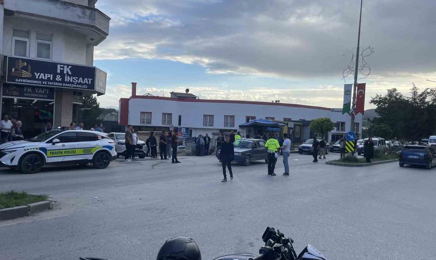 Kavak'ta yolun karşısına geçerken çarpıldı: kadın ağır yaralandı