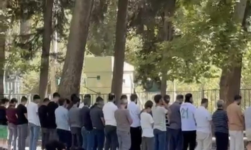 Piknik molası cemaatle namaza dönüştü: Nusaybin'de DSİ Barajı'nda birlik görüntüsü