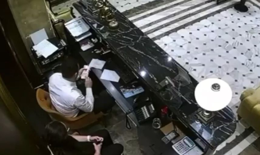 fatih'te otelde iddia: resepsiyonda müşterilerin ücretleri ceplere gitti