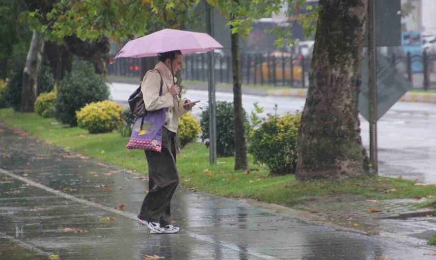 Ordu'da aralıklı sağanak günlük hayatı etkiliyor