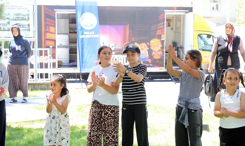 Gezici kütüphane 3 bin 138 çocuğu kırsal mahallelere taşıdı, Beyaz Masa talepleri yerinde kaydedildi
