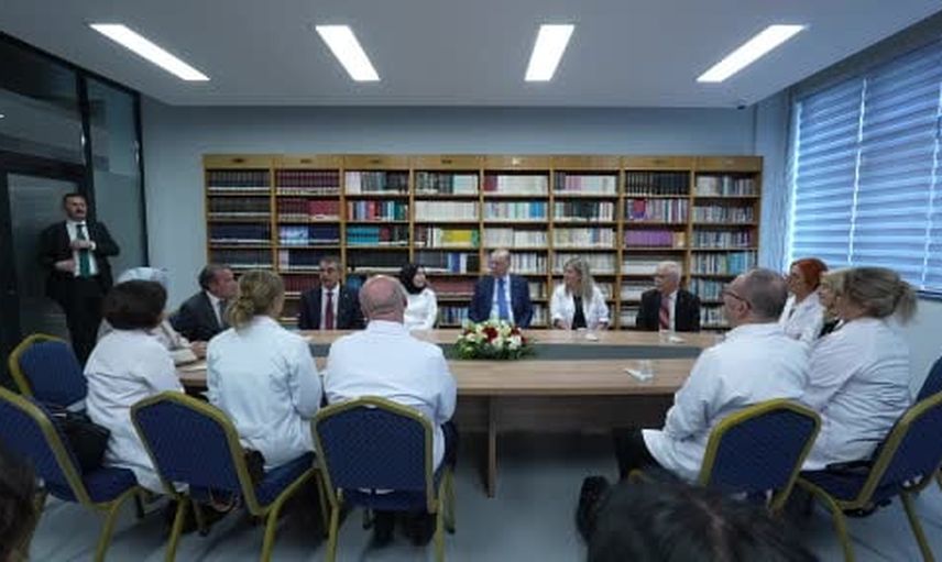 Gazi Anadolu Lisesi'nde diyalog: Erdoğan öğretmen ve öğrencilerle bir arada