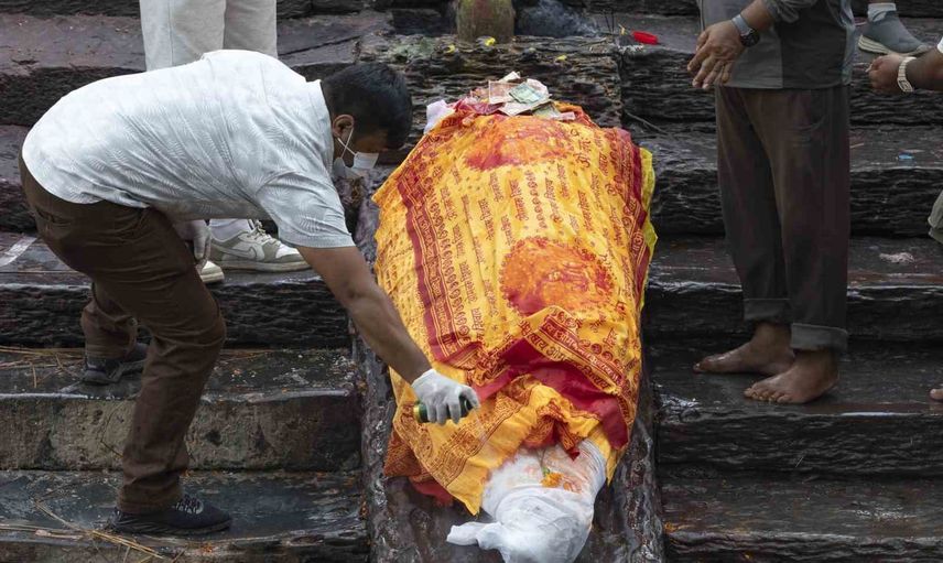 Himalayalar'dan kopan buzun tetiklediği taşkın nepal'de can kaybını artırdı