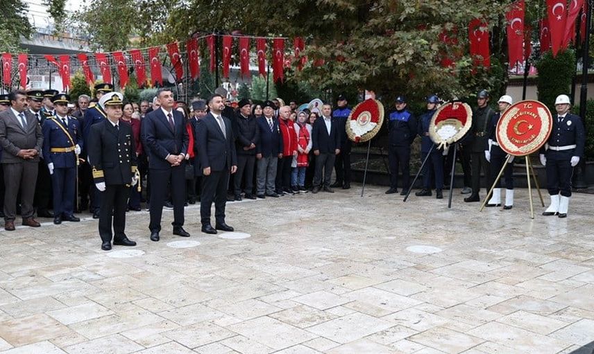 Kağıthane'de 103. yıl kutlamaları: törenlerden Resul Dindar konserine uzanan coşku