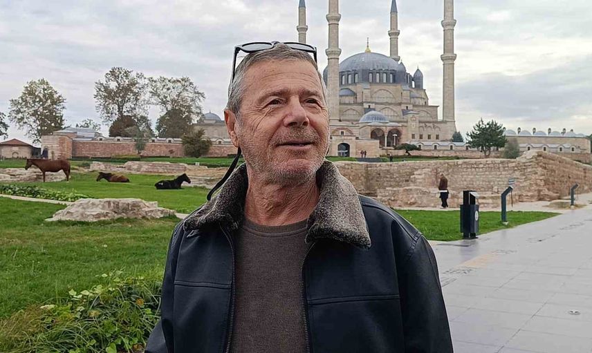 Selimiye meydanı'nda dolaşan atlar Edirne'de kalıcı önlem çağrısını gündeme taşıdı