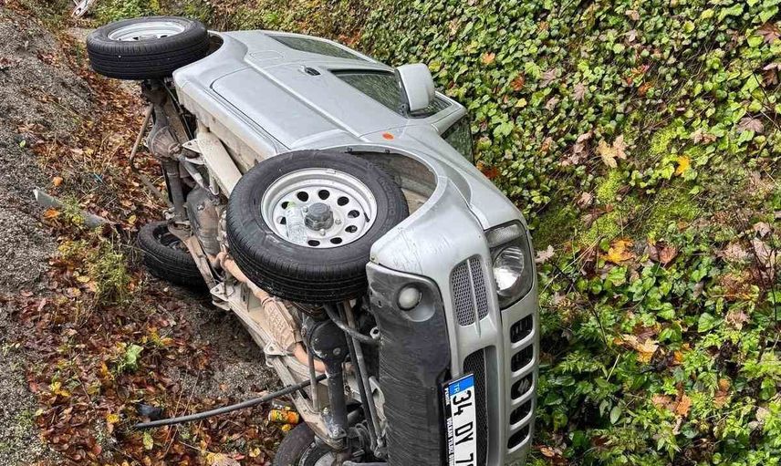 Karanlıkdere mevkiinde cip kontrolden çıkarak kanala devrildi