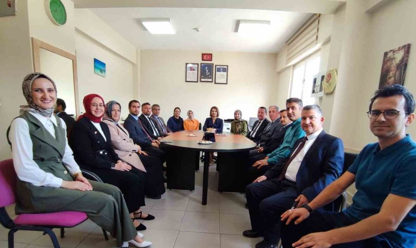 İlk adımlar büyük heyecanı getirdi: Altıntaş’ta İlköğretim Haftası coşkusu
