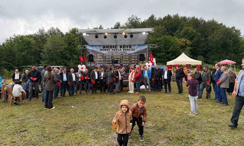 Ardıç köyü şenliği Ayvacık'ta birlik ve hasret buluşmasına dönüştü