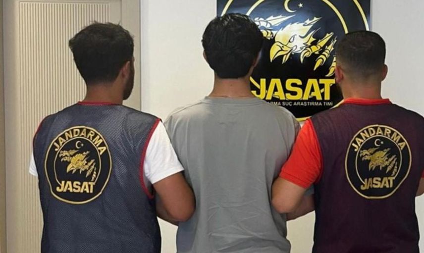 İz bırakmadan kaçamadı: Adana'da 17 suçtan aranan firari yakalandı