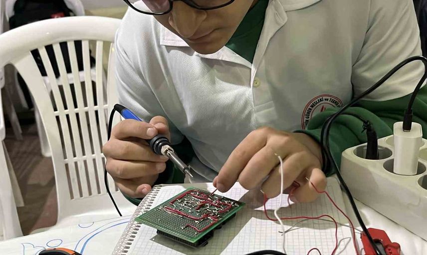 Çorum’da TÜBİTAK şenliği: öğrenciler için deney, atölye ve robot gösterileri