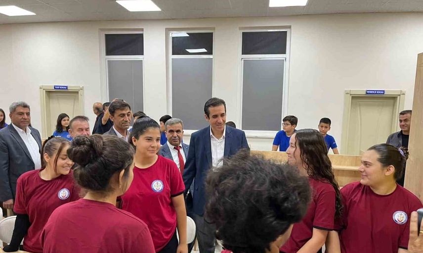 Bozyazı'ya çocuk ve gençlere yönelik okuma salonu ve sosyal yaşam alanı açıldı