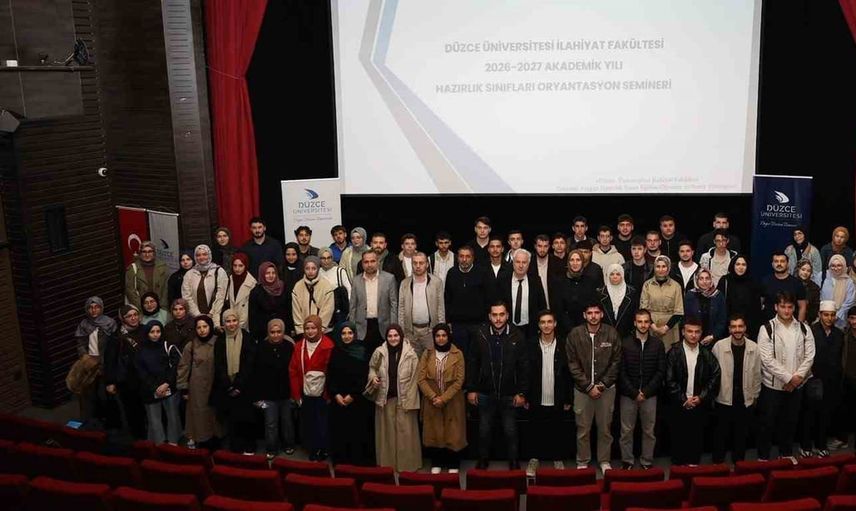 Oryantasyonla Düzce Üniversitesi öğrencileri kampüse ve şehre hazırlanıyor