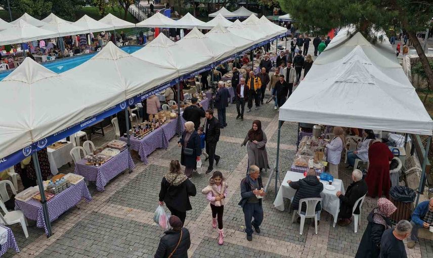 Kadın üreticiler heykele taşındı: 'Meydan Kadınların' 21'inci dayanışma pazarı