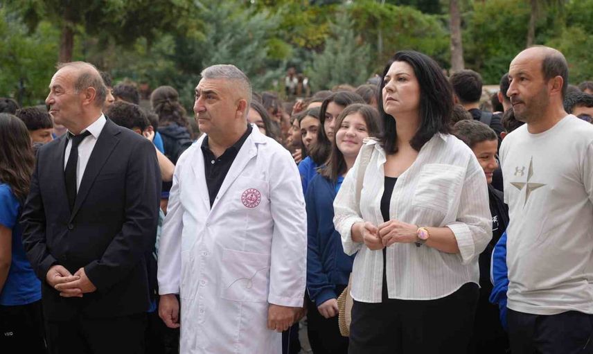 Okul sıraları bugün yeniden doldu: 17 milyon öğrenci ders başı yaptı