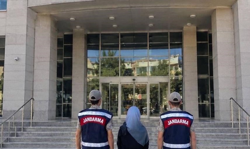 Uzun hapis cezası kesinleşen kadın Karaköprü jandarmasının takibi sonucu yakalandı