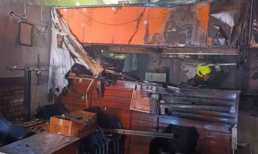 Burhaniye'de sabah vakti işyeri yangını müdahaleyle söndürüldü
