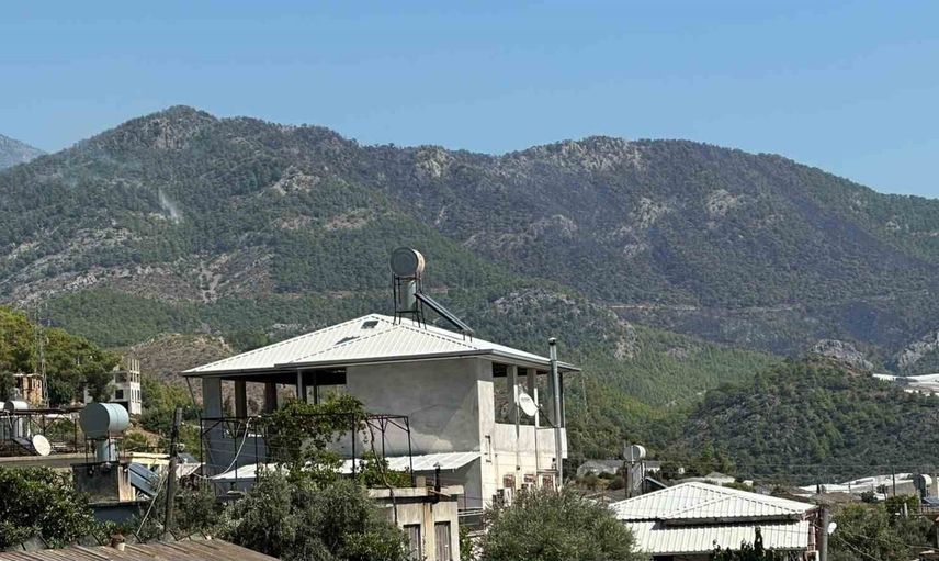 Bozyazı'da ekiplerin müdahalesiyle orman yangını kontrol altına alındı