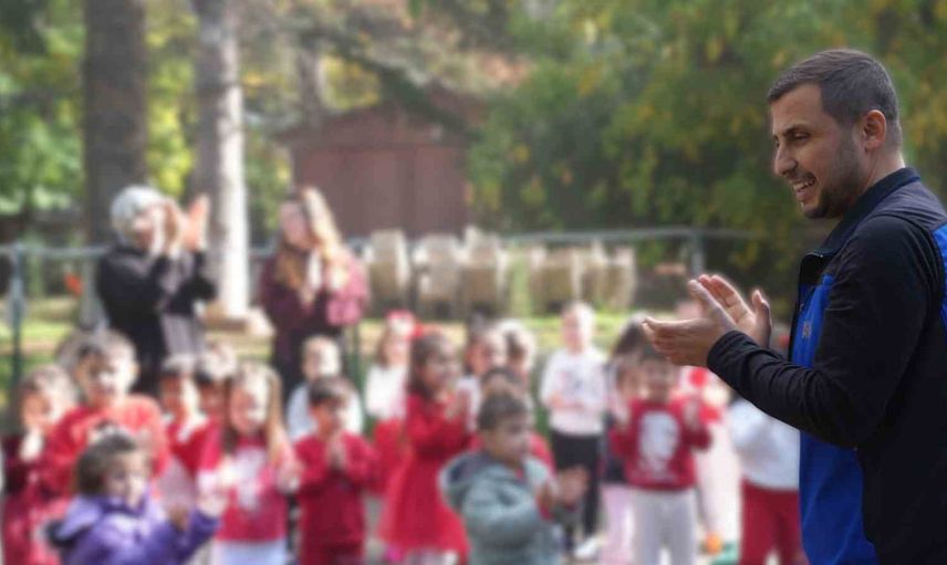 Bolvadin'de miniklere uygulamalı deprem ve yangın tatbikatı