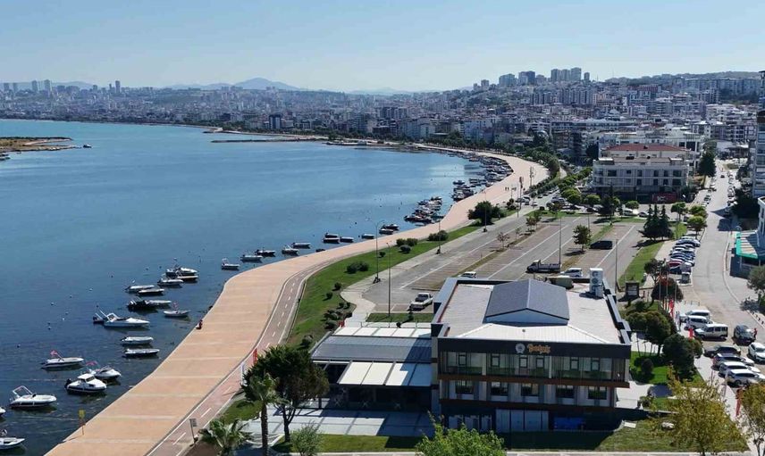 petek gençlik merkezinde aylık edebiyat buluşmaları sürüyor