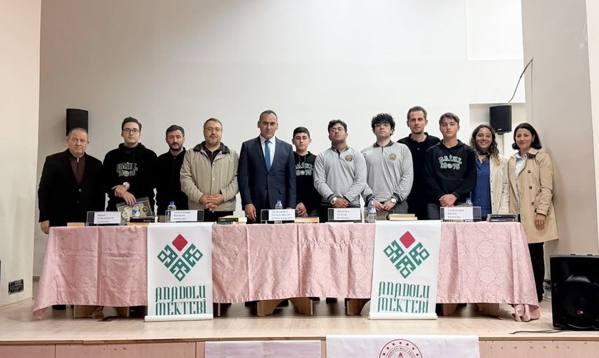 Bayburt'ta Cengiz Dağcı panelleri sürgün, kimlik ve dil odağında