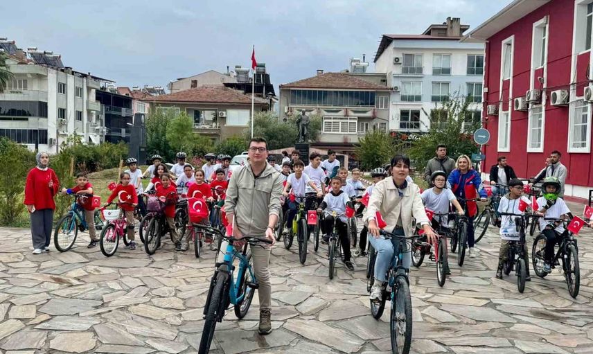 Pedallarla Bozdoğan'da cumhuriyet coşkusu