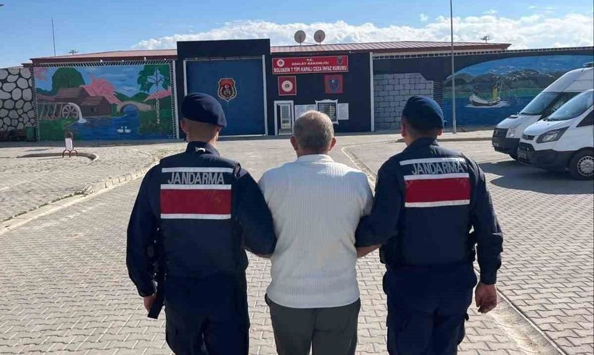 Afyonkarahisar'da jandarmadan yol denetiminde arananlara operasyon: 15 kişi cezaevine gönderildi