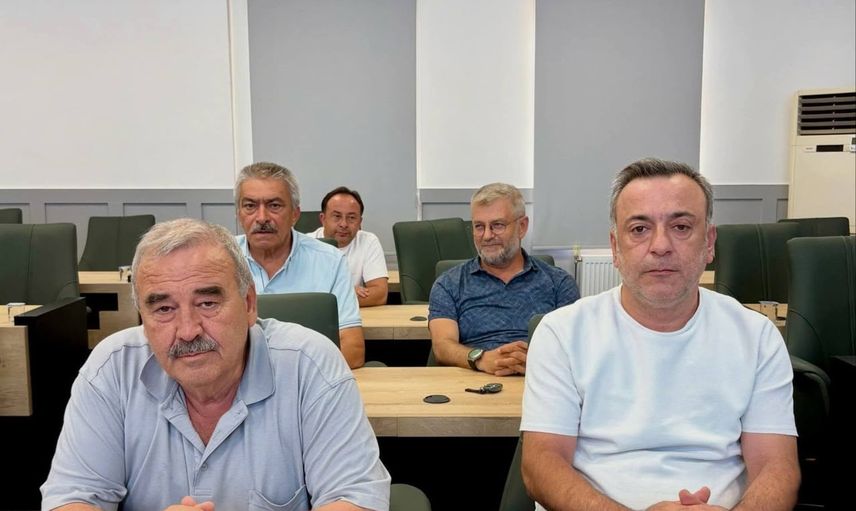Partisinden ayrılan il genel meclisi üyesi AK Parti saflarına katıldı
