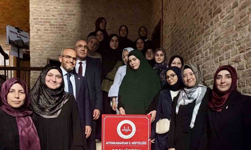 Hafızlık öğrencilerinden çini ve resimle kültürel mirasa dokunuş