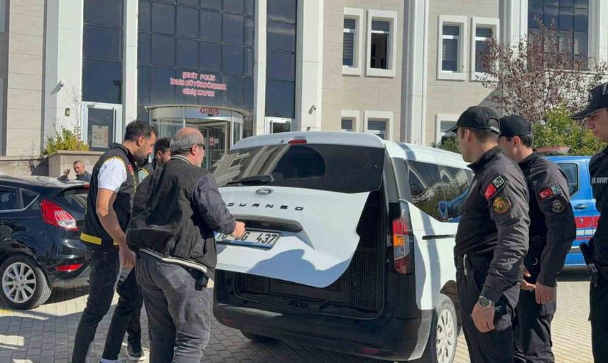 Üst komşunun gürültü tartışması iddiaya göre yaşlı çifti öldürttü