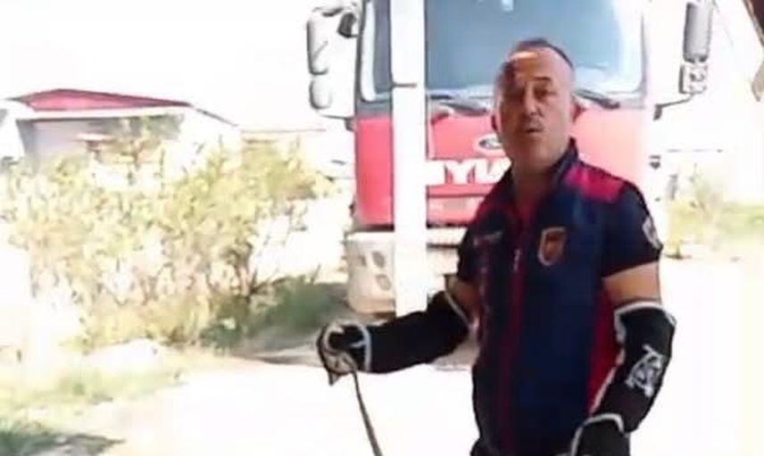 Hatay'da itfaiye müdahalesi: Kumlu ve Kırıkhan'da yılanlar güvenle doğaya salındı